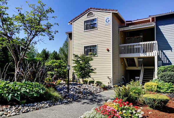 2000 Lake Washington Apartments property